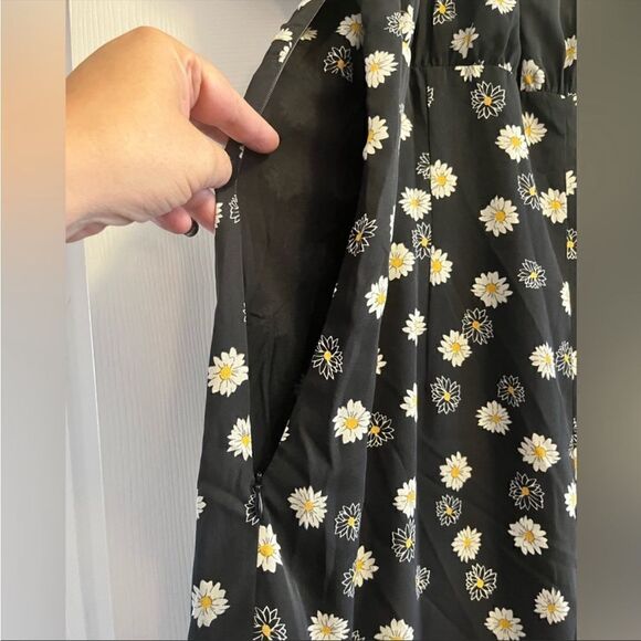 BP Ditsy Floral Tie Front Minidress - Picture 15 of 16